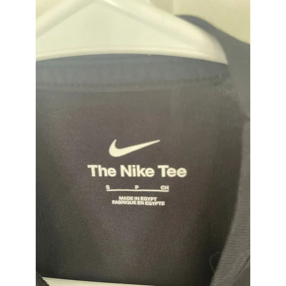 Nike girls small shirt